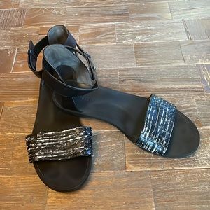 Vince Leather Snakeskin Print Ankle Strap Sandals🖤